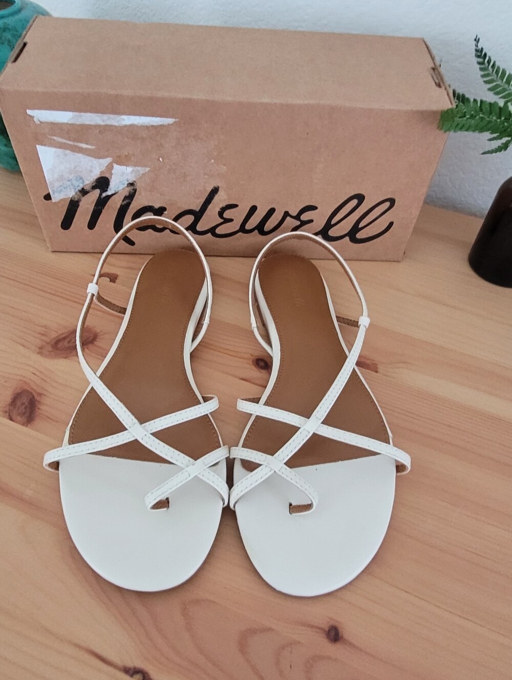New Madewell White Cream Strappy Flat Sandals Size 7.5